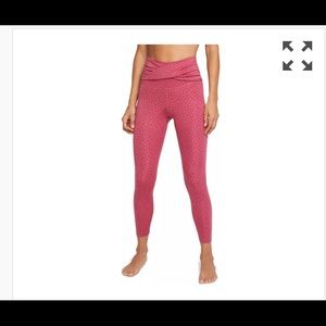 NWT Nike Yoga leggings size large!